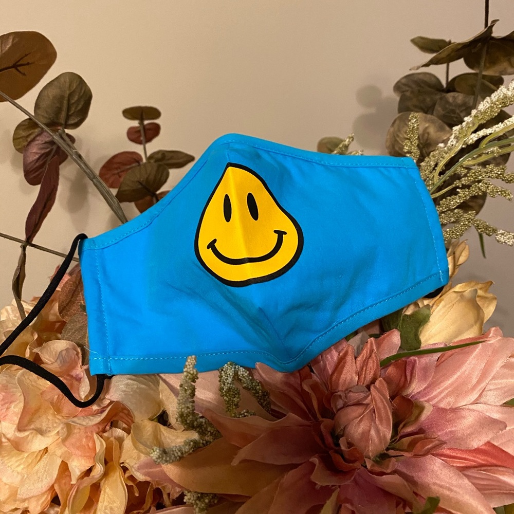 🆑 Blue Smile Face Mask Built In Filter & Nose Bar - Picture 4 of 11